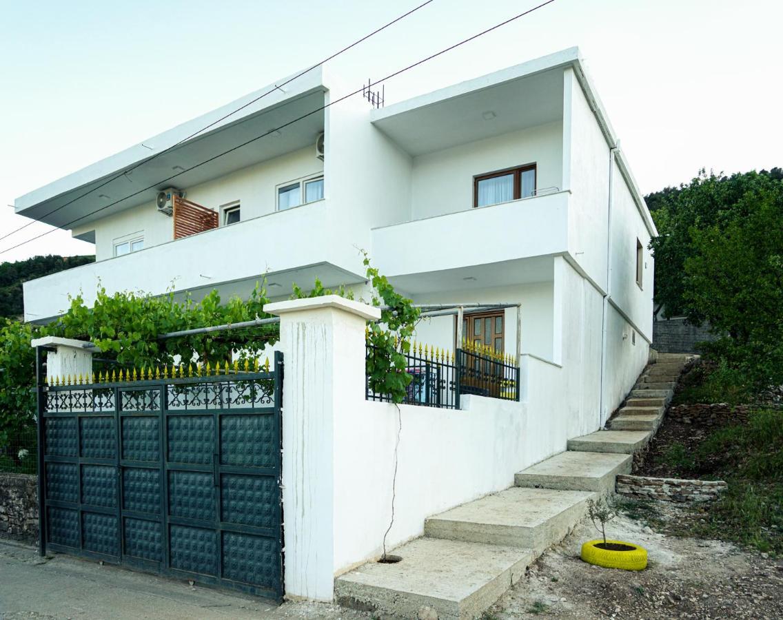 Patio Gjirokastër